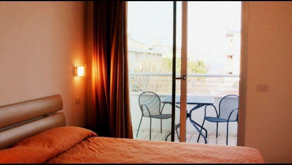 Residence Ilario Suite Hotel Riccione Eksteriør bilde
